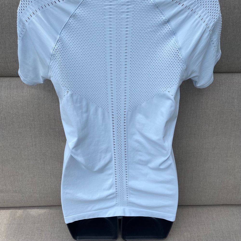 ATHLETA “Foothill” Short Sleeve Performance Top - Picture 6 of 14